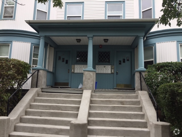Building Photo - 111 Thurston St