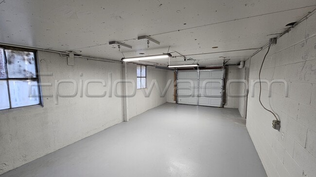 Building Photo - 1510 14th Ave SW