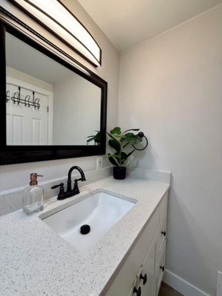 Building Photo - 9989 Dodge Dr