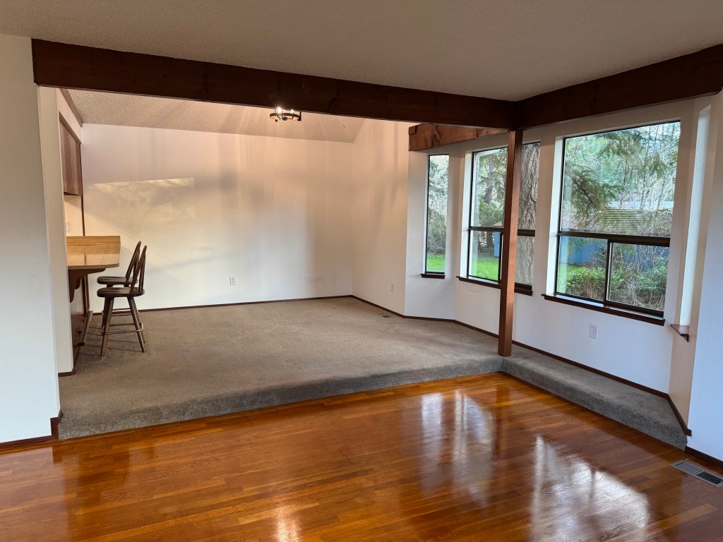 Building Photo - 7748 Zangle Rd NE