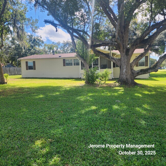 Building Photo - 5924 Vanco Dr