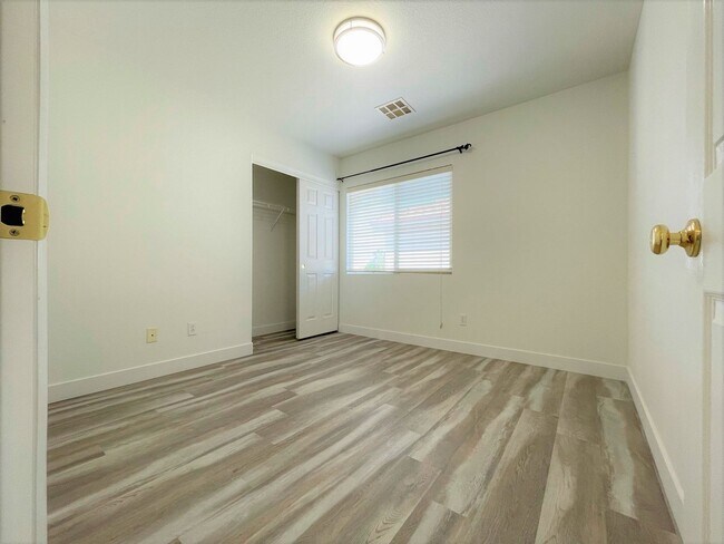 Building Photo - 5290 Guardian Peak St