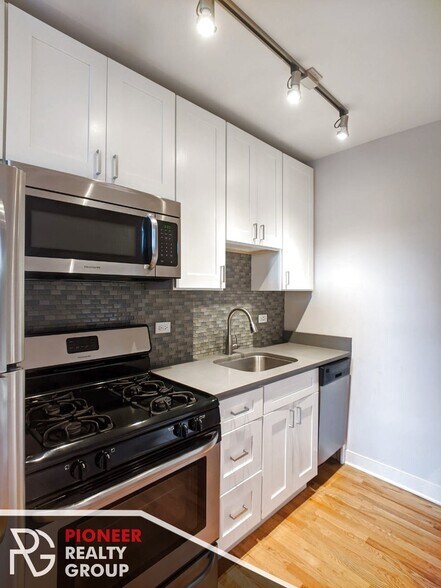 Building Photo - 2430 N Kedzie Blvd