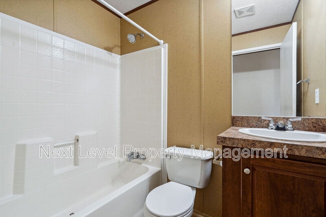 Building Photo - 111 S Cedar Dr