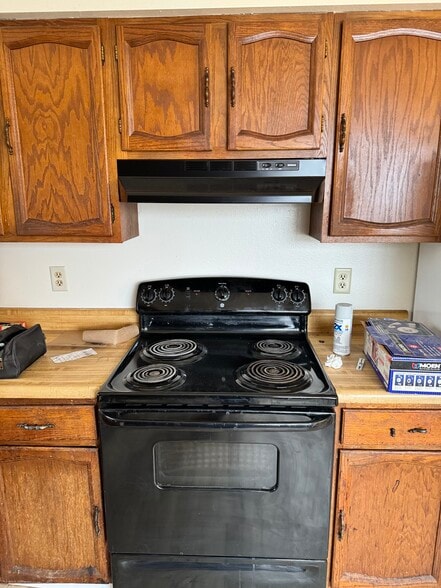 Building Photo - 906 Shady Ln