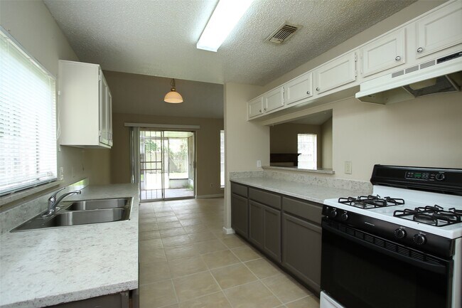 Building Photo - 13523 Harpers Bridge Dr