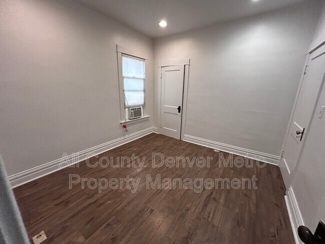 Building Photo - 3774 Yates St