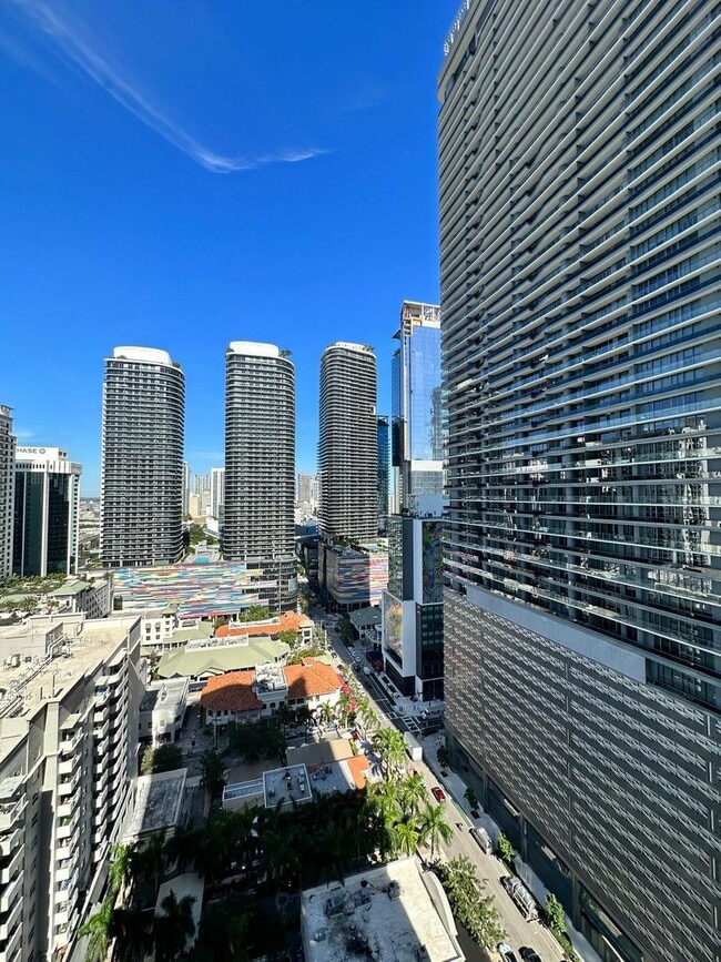 Building Photo - 1100 S Miami Ave