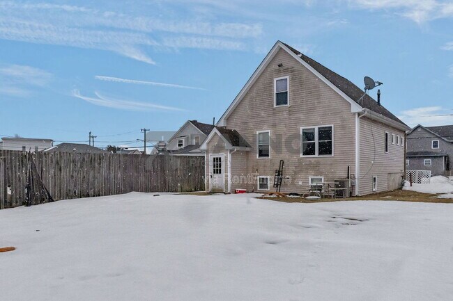 Building Photo - 498 Park Ave