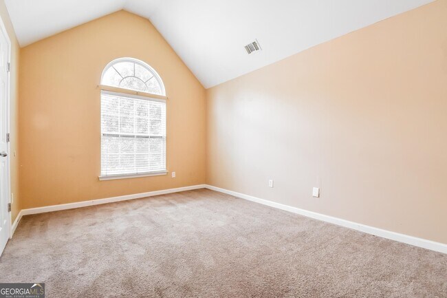 Building Photo - 6312 Selborn Dr SW
