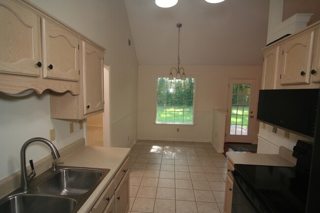 Building Photo - 1388 Milestone Dr