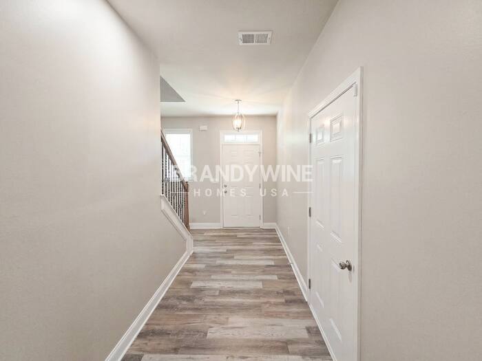 Building Photo - 1116 E Shoreview Rd