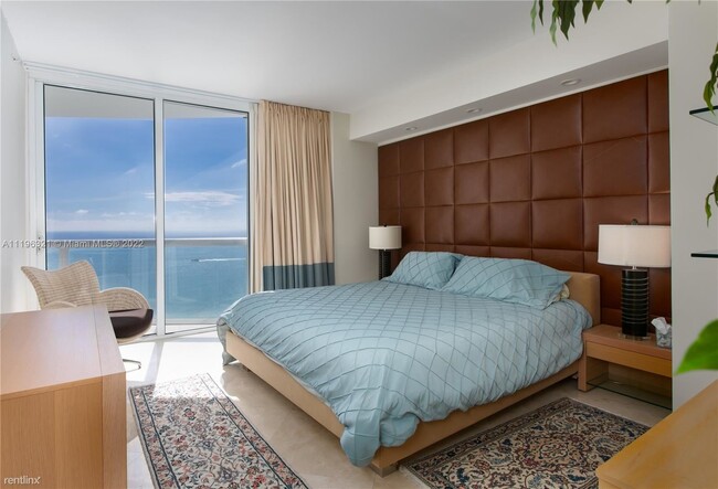 Building Photo - 2 br, 2 bath Condo - 6365 Collins Ave LUXU...