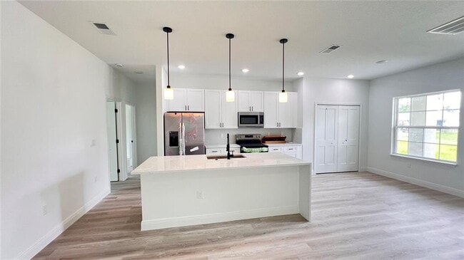 Building Photo - 3360 SW 129th Loop