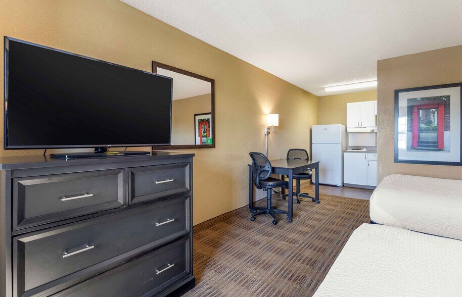 Building Photo - Furnished Studio-Cincinnati - Springdale - I-275