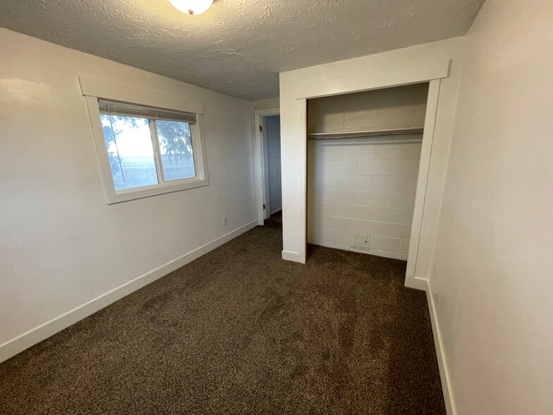 Building Photo - 1535 W 100 Rd S