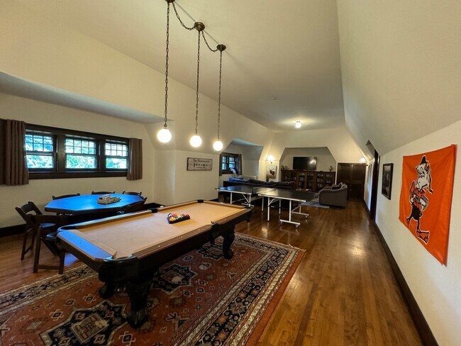 Building Photo - 3085 Fairmount Blvd