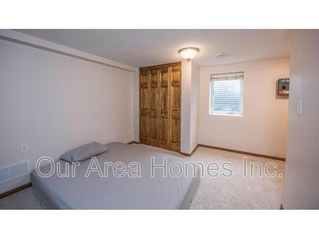 Building Photo - 3901 9th Ln