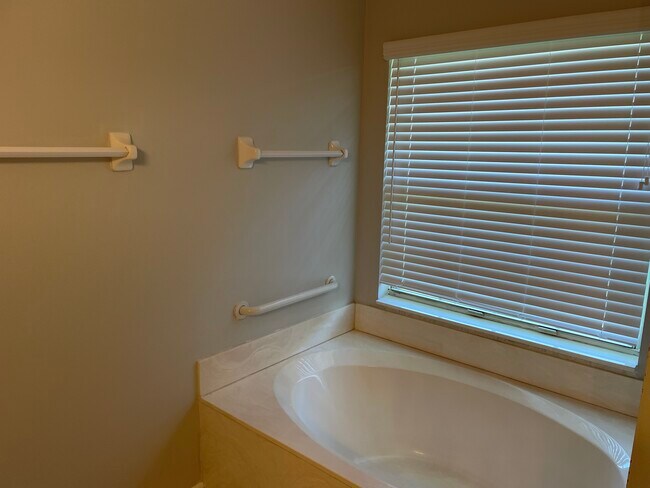 Building Photo - 65 Waterbridge Pl