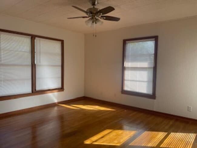 Building Photo - 3/1 1/2, Garage, Recent remodel