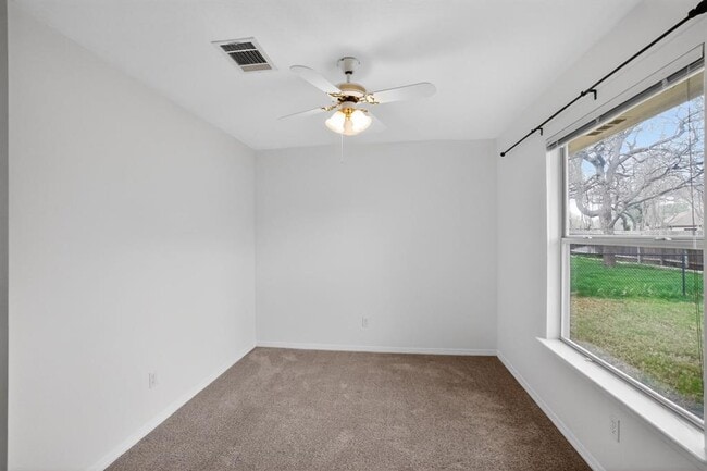 Building Photo - 3001 Parker Dr