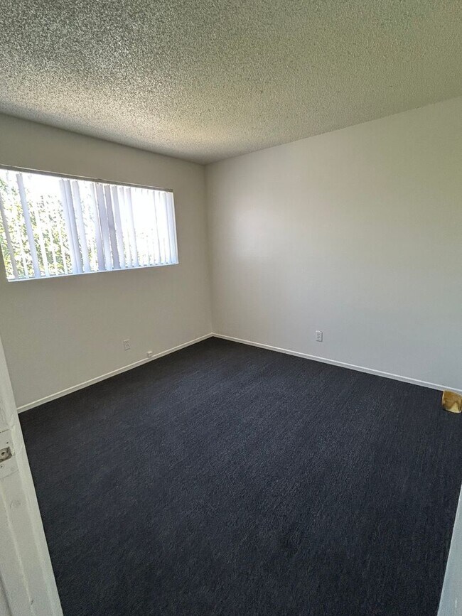 Building Photo - 3846 Hazelwood St