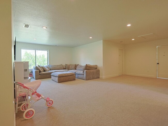Building Photo - 1485 N 1050 E