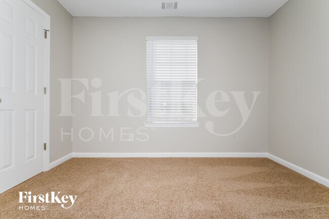 Building Photo - 165 Cinnamon Oak Cir