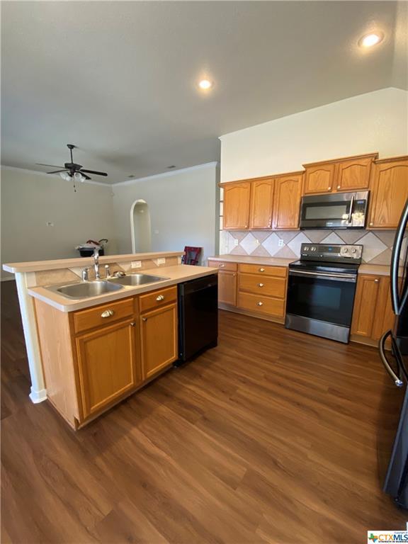 Building Photo - 1910 Stonehenge Dr