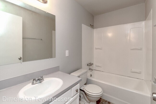 Building Photo - 413 Pattison St NE