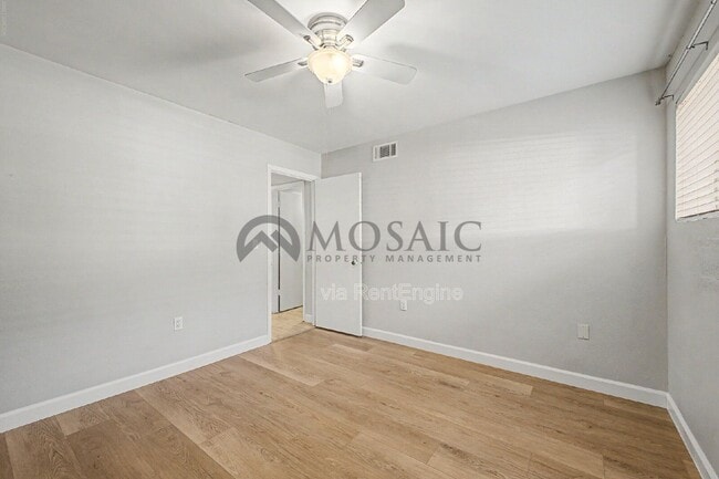 Building Photo - 461 W Holmes Ave