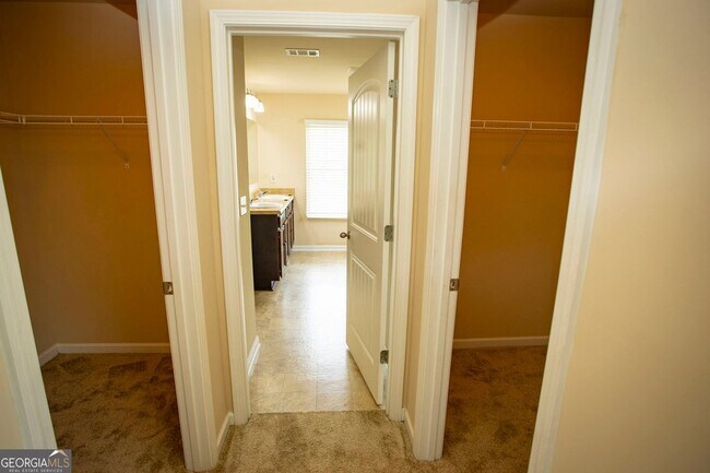Building Photo - 141 Westin Way