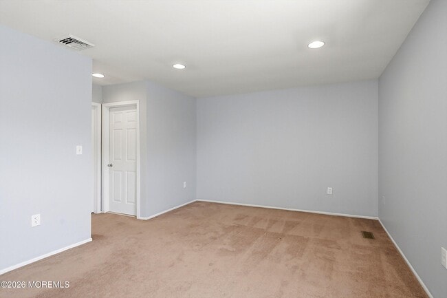Building Photo - 702 Carnation Dr