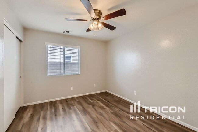 Building Photo - 9545 W Heber Rd