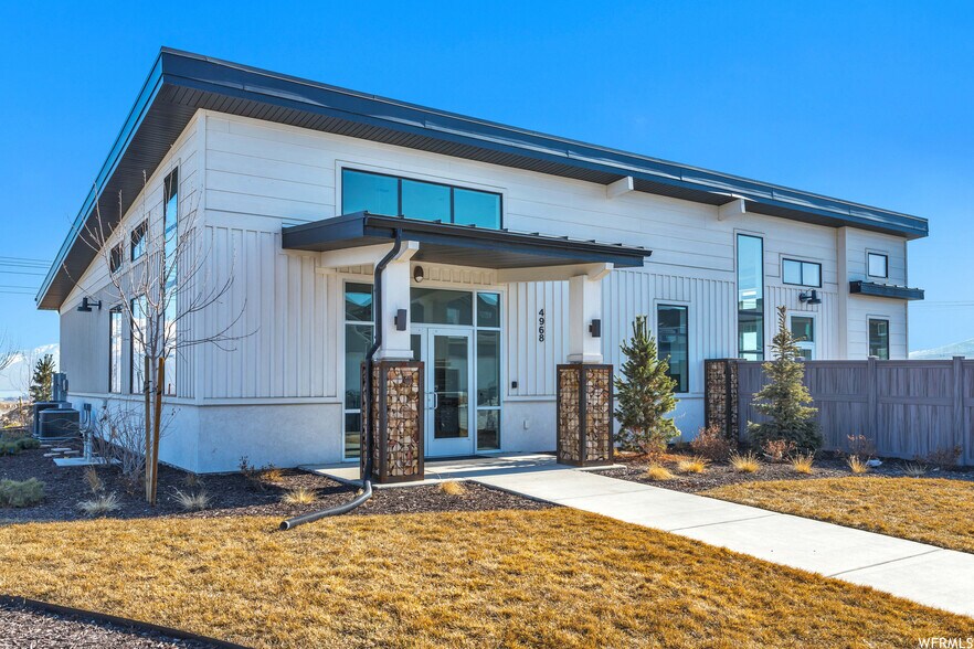 Community Center - 7209 N Brook Rdg
