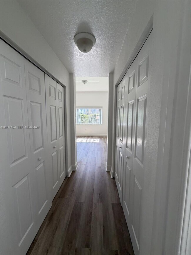 Building Photo - 3335 Palomino Dr