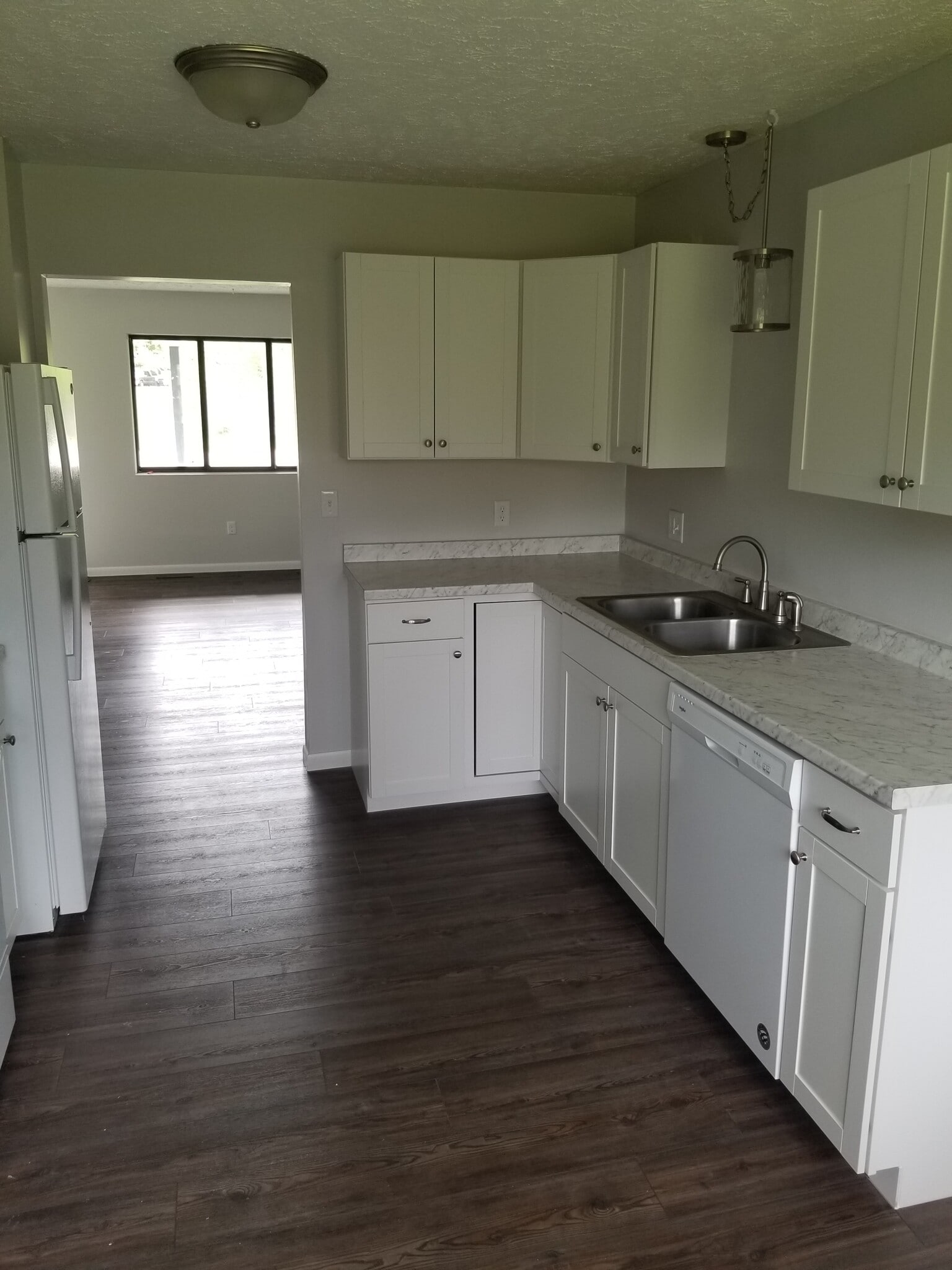 Kitchen - 4215 Manhattan E