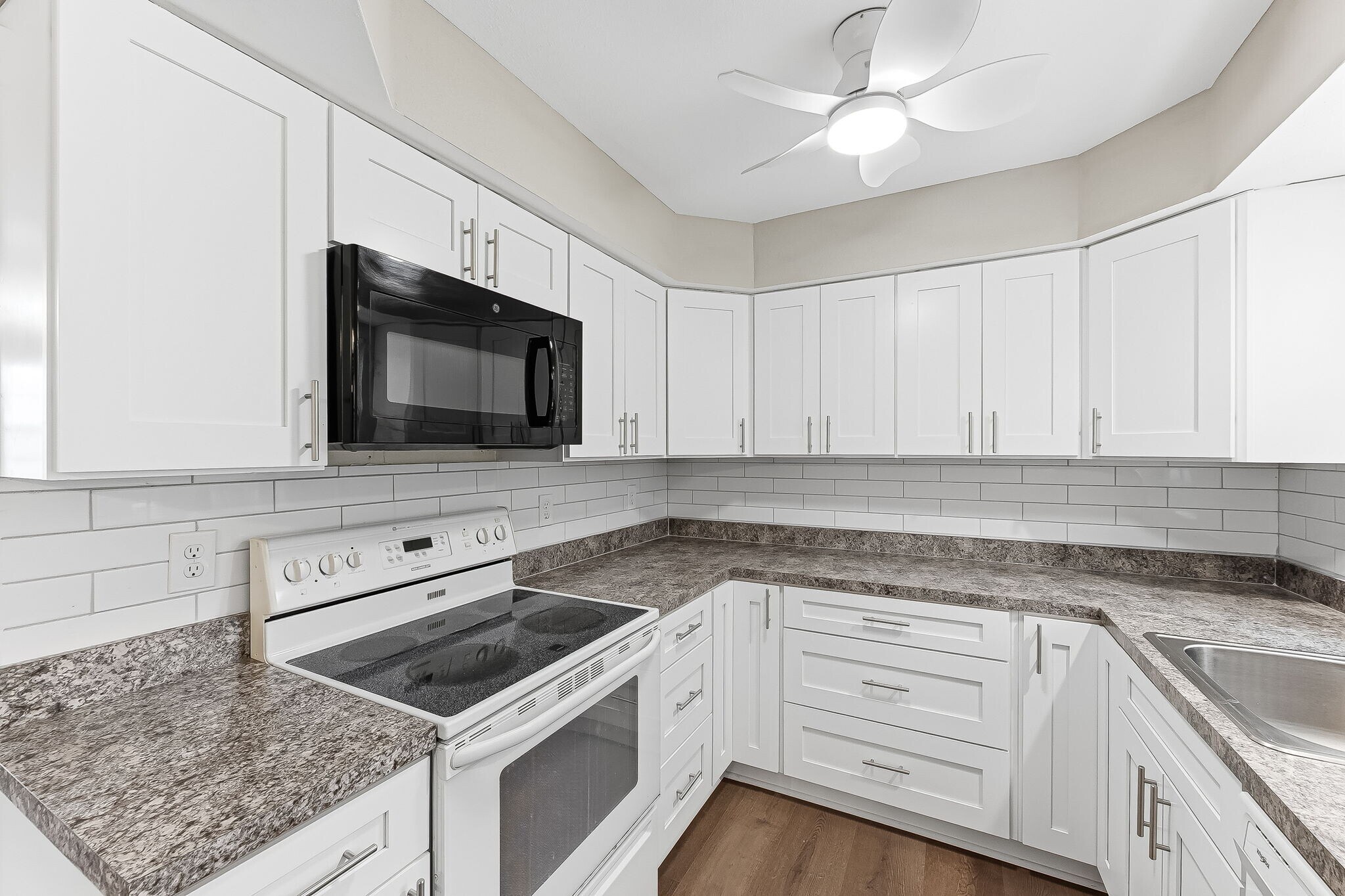 Building Photo - 1514 Edgewater Cir