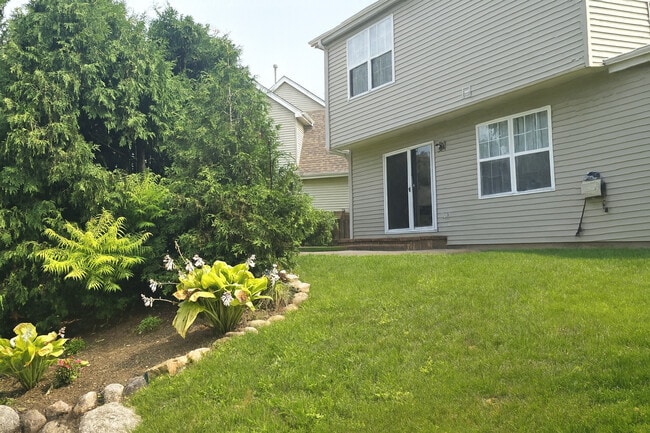 Building Photo - 1433 Deer Creek Ln