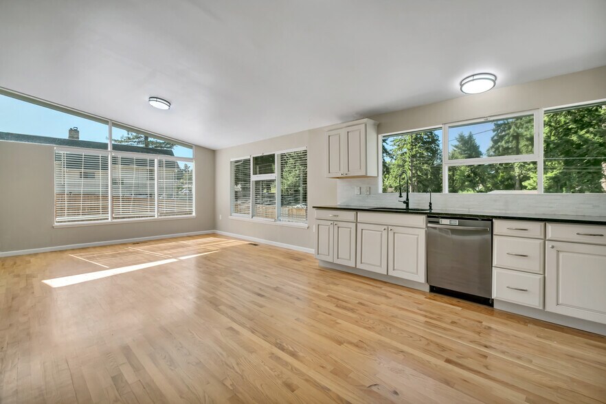 Building Photo - 625 108th Avenue Ct E