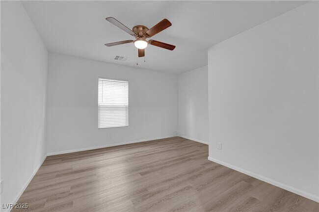 Building Photo - 9734 Cluny Ave