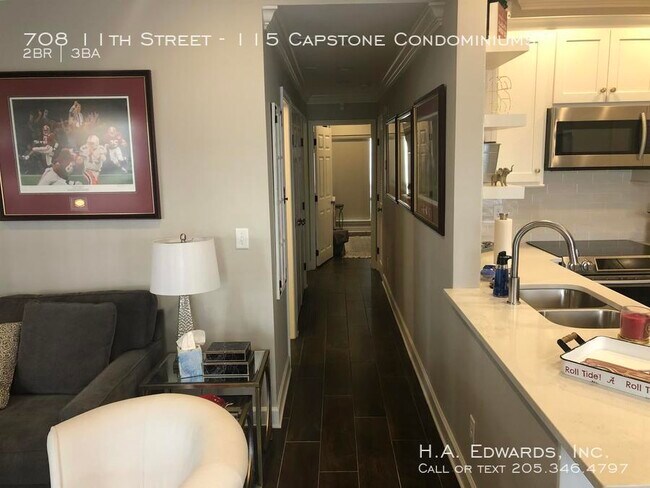 Building Photo - Capstone Condominiums 115