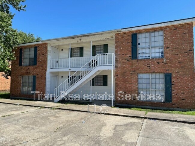 Primary Photo - 108 Hummingbird Ln