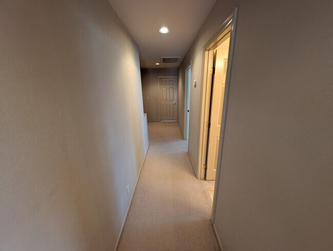 Building Photo - 2704 N Ontario Dr