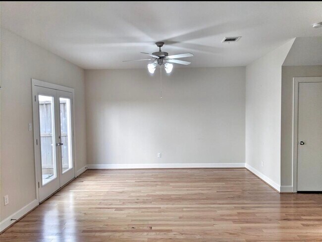 Building Photo - 3730 Main Poplar Dr