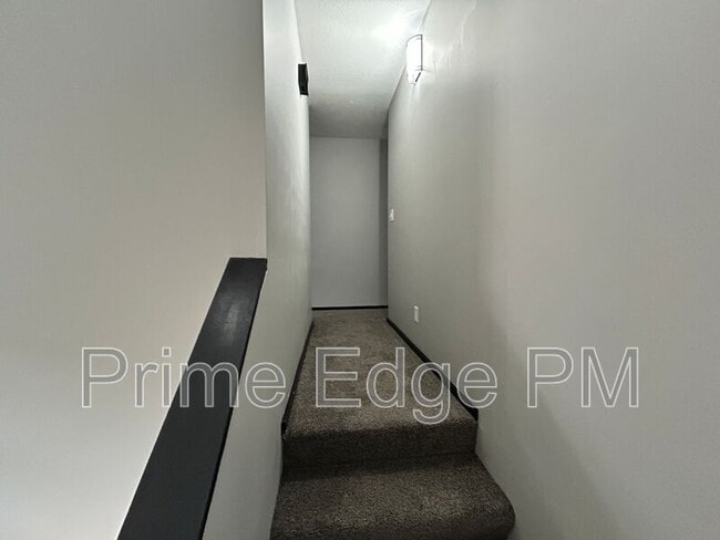 Building Photo - 1841 Ridgehaven Ct