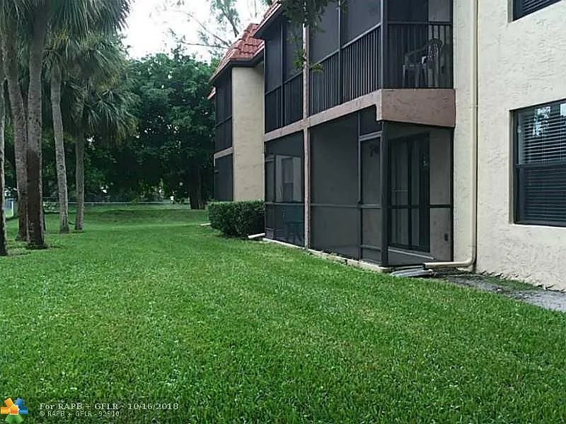 Building Photo - 21890 Lake Forest Cir