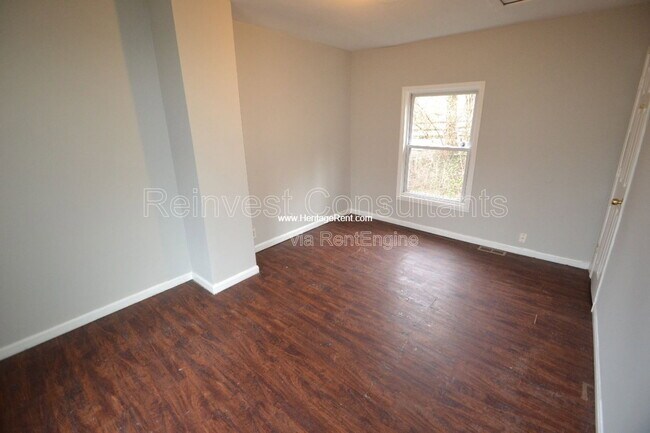 Building Photo - 2041 Yoast Ave