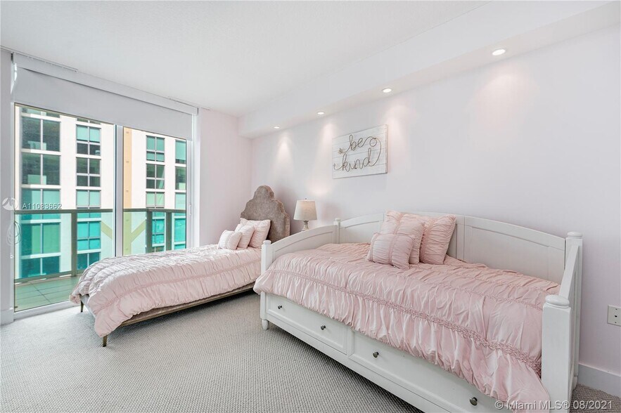 Building Photo - 250 Sunny Isles Blvd