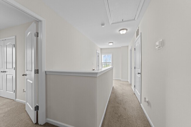 Building Photo - 220 Brisbane Dr